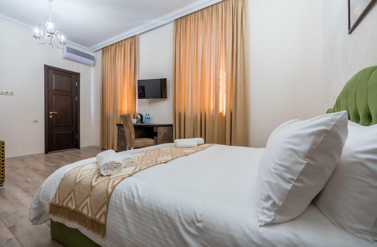 Golden Light Hotel Tbilisi Exterior foto