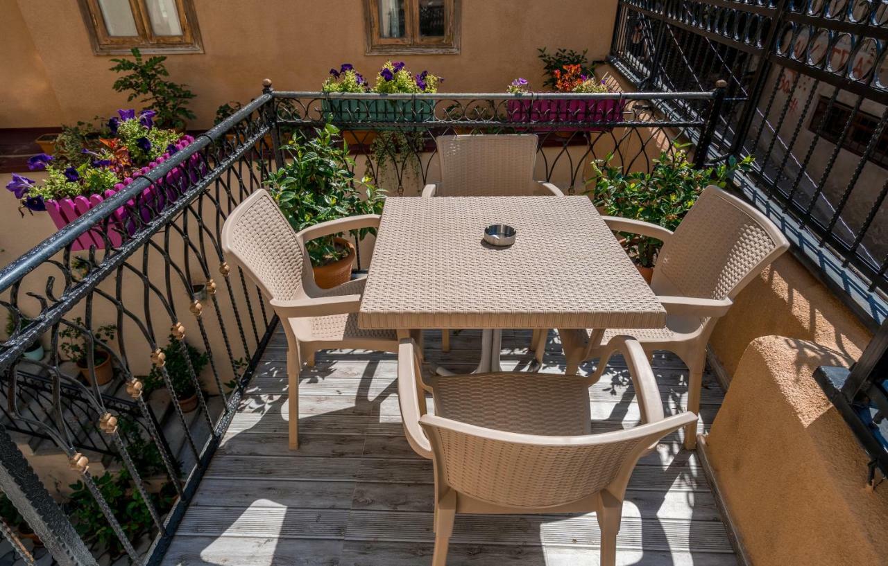 Golden Light Hotel Tbilisi Exterior foto